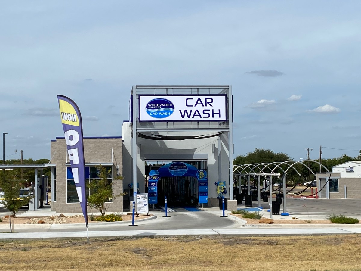 Whitewater Express Car Wash opens New Road location in Waco Texas
